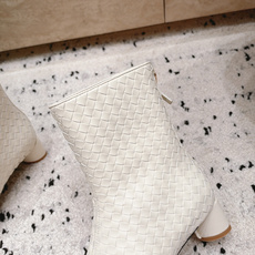 顶级版本 Bottega Veneta| 26秋冬新款BV 编织极简风短靴系列单品 牛油皮 全真皮 优雅材质运用在鞋 顶级版本 Bottega Veneta| 26秋冬新款BV 编织极简风短靴系列单品 牛油皮 全真皮 优雅材质运用在鞋