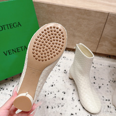 顶级版本 Bottega Veneta| 26秋冬新款BV 编织极简风短靴系列单品 牛油皮 全真皮 优雅材质运用在鞋 顶级版本 Bottega Veneta| 26秋冬新款BV 编织极简风短靴系列单品 牛油皮 全真皮 优雅材质运用在鞋