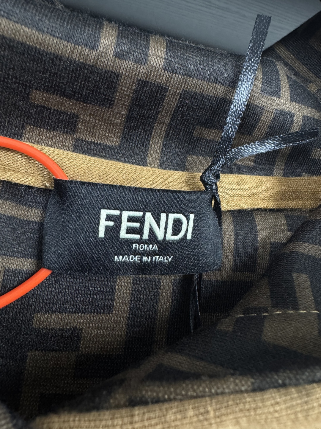 Fendi Classic Handcrafted Luxury Leather Shoulder Bag Ref.1CC6F35F 7