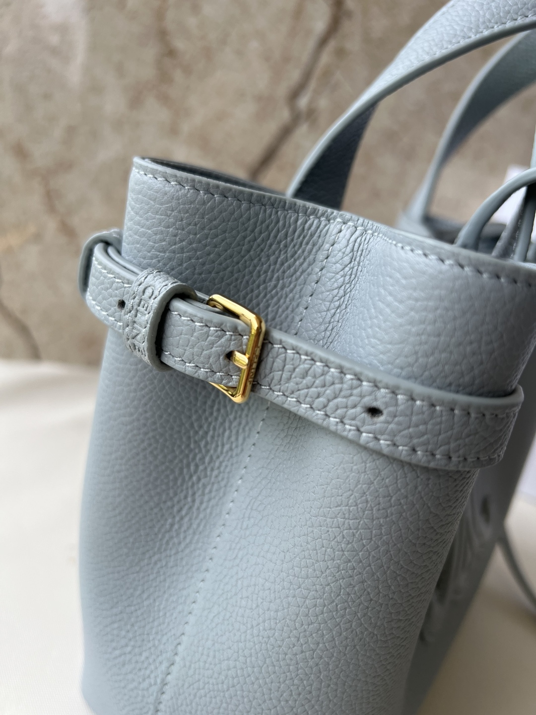 CABAS ANAIS 粒面牛皮革手袋 小号 - 高級感あふれるシンプルなトートバッグ