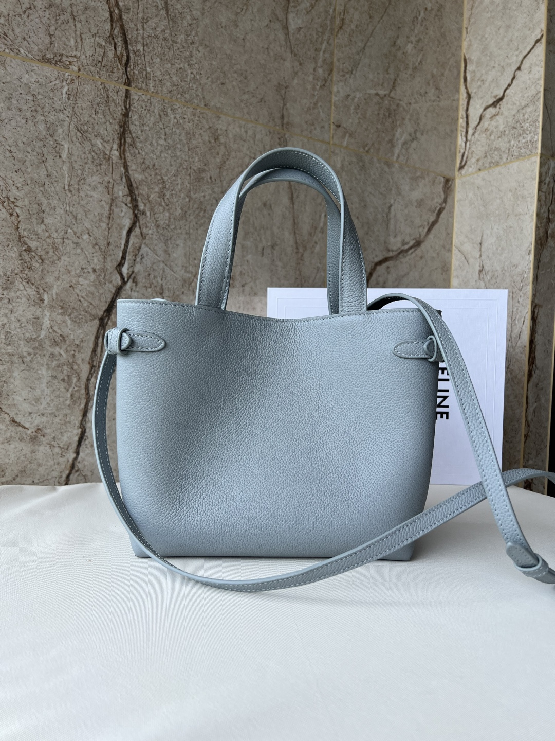 CABAS ANAIS 粒面牛皮革手袋 小号 - 高級感あふれるシンプルなトートバッグ