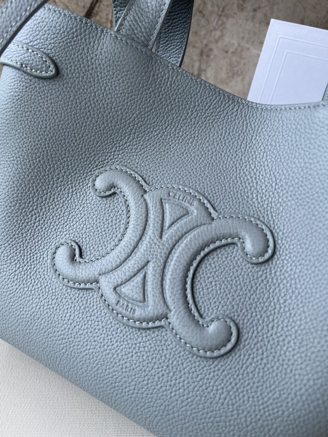 CABAS ANAIS 粒面牛皮革手袋 小号 - 高級感あふれるシンプルなトートバッグ