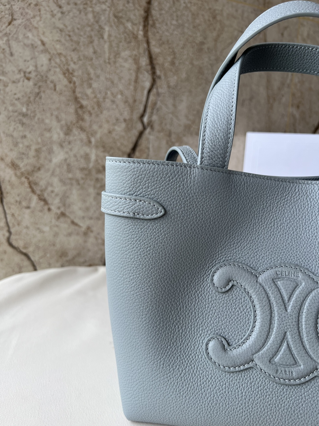 CABAS ANAIS 粒面牛皮革手袋 小号 - 高級感あふれるシンプルなトートバッグ