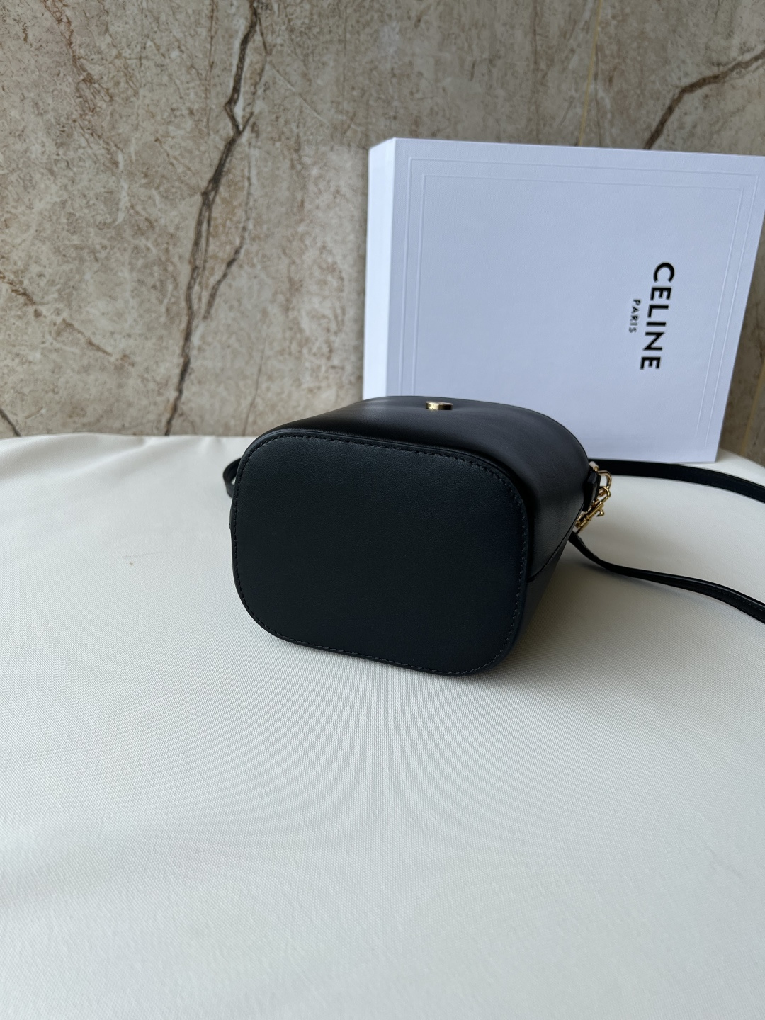 LOUIS VUITTON 迷你LOUISE水桶バッグ - 牛皮革製・調節可能なショルダーストラップ