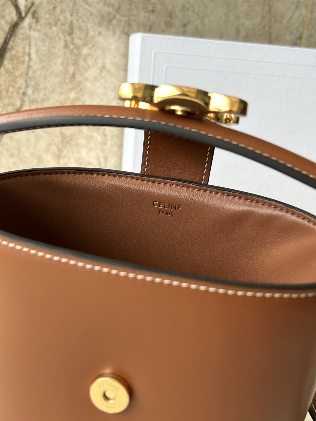 LOUIS VUITTON 迷你水桶バッグ - 上質な牛皮革と羊皮革内装