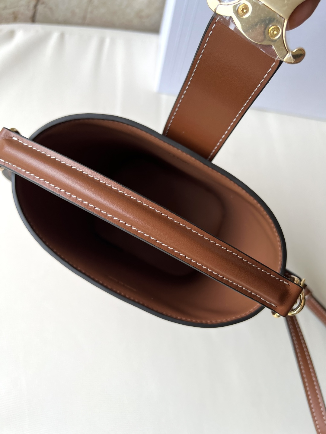 LOUIS VUITTON 迷你水桶バッグ - 上質な牛皮革と羊皮革内装