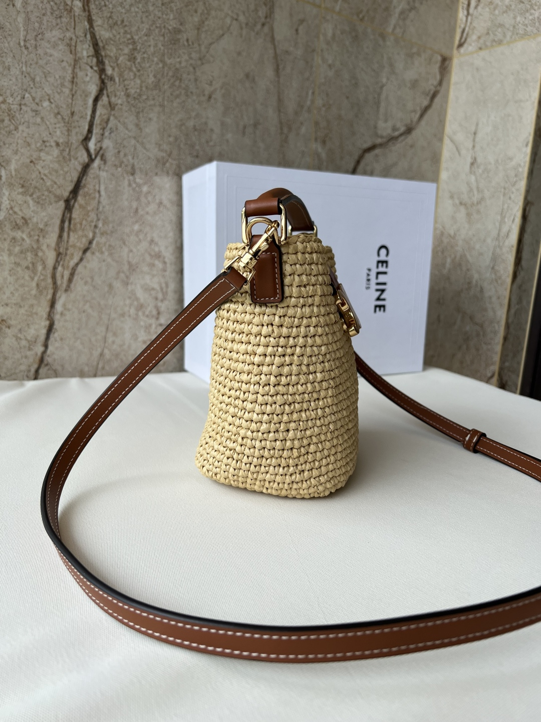 LOUIS VUITTON 迷你ラフィ草水桶包 - コンパクトでスタイリッシュ