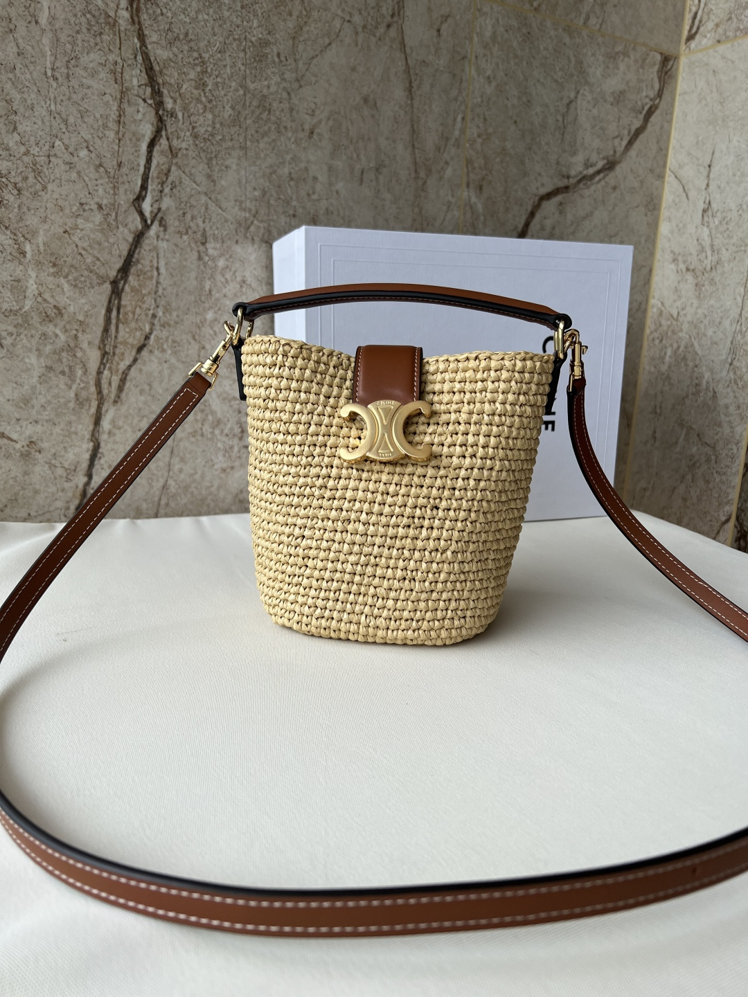 LOUIS VUITTON 迷你ラフィ草水桶包 - コンパクトでスタイリッシュ