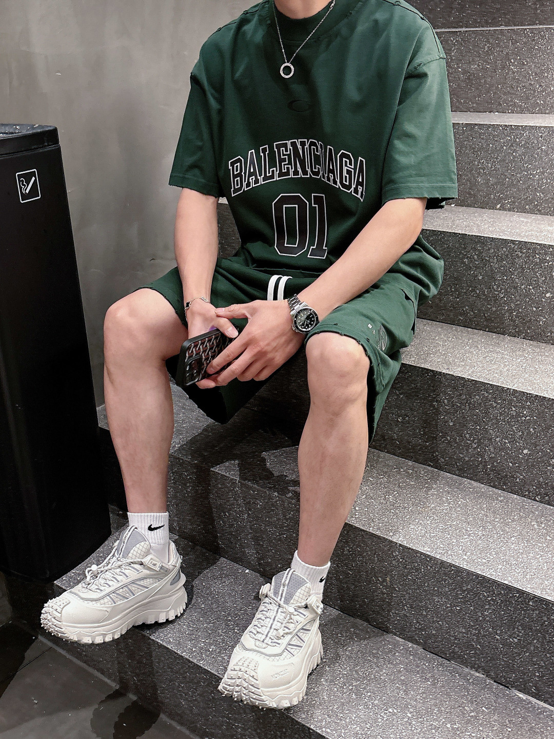 NO:455241,The event model continues to be effective and makes more effective. The new Balenciaga 2025 set is new. The new spring and summer new style is the first launch counter. The latest short-sleeved round-neck T-shirt and shorts. The same style on the official website, high-end customization, and avant-garde and fashionable design!  Brand logo heavy craft design, soft touch, comfortable wearing, fine workmanship. The upper body effect is invincible and handsome. Color Paris gray Paris rice Paris black Paris green top yard M-3XL yards Shorts yards 29-38 yards Exclusively available, balenciaga, shorts, T-shirt,tees, t-shirt,alexander wang19860909活动款持续有效多让20 巴黎世家2025套装新工艺洗水割烂磨破春夏新款首发专柜最新款短袖圆领T恤 、短裤 官网同款 高端订制 设计前卫时尚！品牌logo重工艺设计 手感柔软,穿着舒适,做工精细.上身效果无敌帅气 颜色巴黎灰 巴黎米 巴黎黑 巴黎绿 上衣码数M-3XL码数 短裤码数29-38码数 独家专供,,balenciaga,shorts,T-shirt,tees，t-shirt,alexander wang,Men's clothing