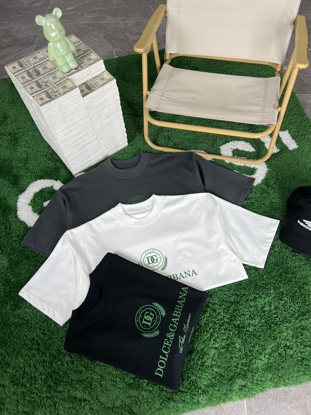 NO:415830,.Dolce & Gabbana DG is available in summer 2025. Original high-end version. The fabric is made of 330 grams of high-density cotton. It does not deform and does not shrink. Process introduction. Double-line movement. Imported machine technology. Colors black, white, gray. SIZEm, L, XL, 2XL, 3xL. Exclusively available., Dolce & Gabbana, alexander wang.19860909.杜嘉班纳DG 2025夏季上新  原高版本 面料采用330克高密度纯棉 不变形 不缩水 工艺介绍双线走位 进口机器工艺 颜色黑色,白,灰 SIZEm,L,XL,2XL,3xL 独家专供,,Dolce&Gabbana,alexander wang,Men's clothing