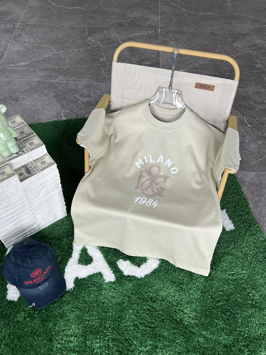 NO:415883,.Dolce & Gabbana DG is available in summer 2025. Original high-end version. The fabric is made of 330 grams of high-density cotton. It does not deform and does not shrink. Process introduction. Double-line movement. Imported machine technology. Color black, gray. SIZEm, L, XL, 2XL, 3xL. Exclusively available., Dolce & Gabbana, alexander wang.19860909.杜嘉班纳DG 2025夏季上新  原高版本 面料采用330克高密度纯棉 不变形 不缩水 工艺介绍双线走位 进口机器工艺 颜色黑色,灰 SIZEm,L,XL,2XL,3xL 独家专供,,Dolce&Gabbana,alexander wang,Men's clothing