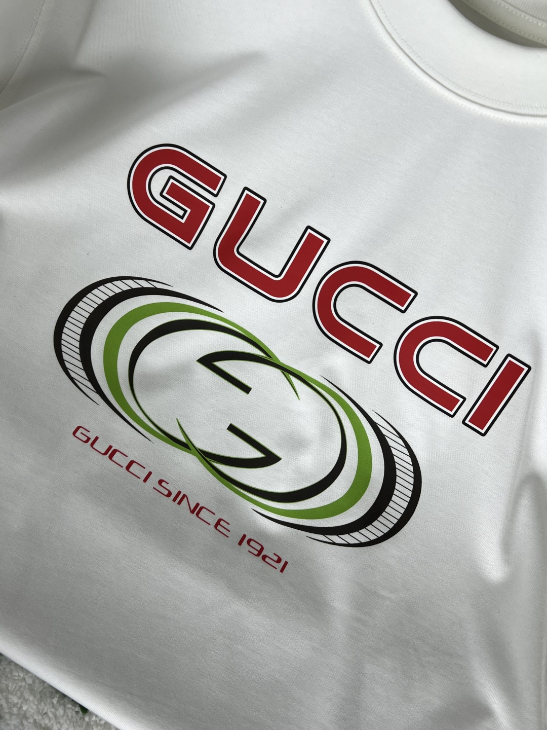 NO:415840,.Gucci original single genuine product purchase agent 2025 summer new version Original high-end version The fabric is made of 330 grams of high-density cotton, not deformed, not shrinkage, process introduction, double-line movement Imported machine technology Color black, white, gray SIZEm, L, XL, 2XL, 3xL Exclusive,,gucci, alexander wang19860909.Gucci原单正品代购 2025夏季上新  原高版本 面料采用330克高密度纯棉 不变形 不缩水 工艺介绍双线走位 进口机器工艺 颜色黑色,白,灰 SIZEm,L,XL,2XL,3xL 独家专供,,gucci,alexander wang,Men's clothing