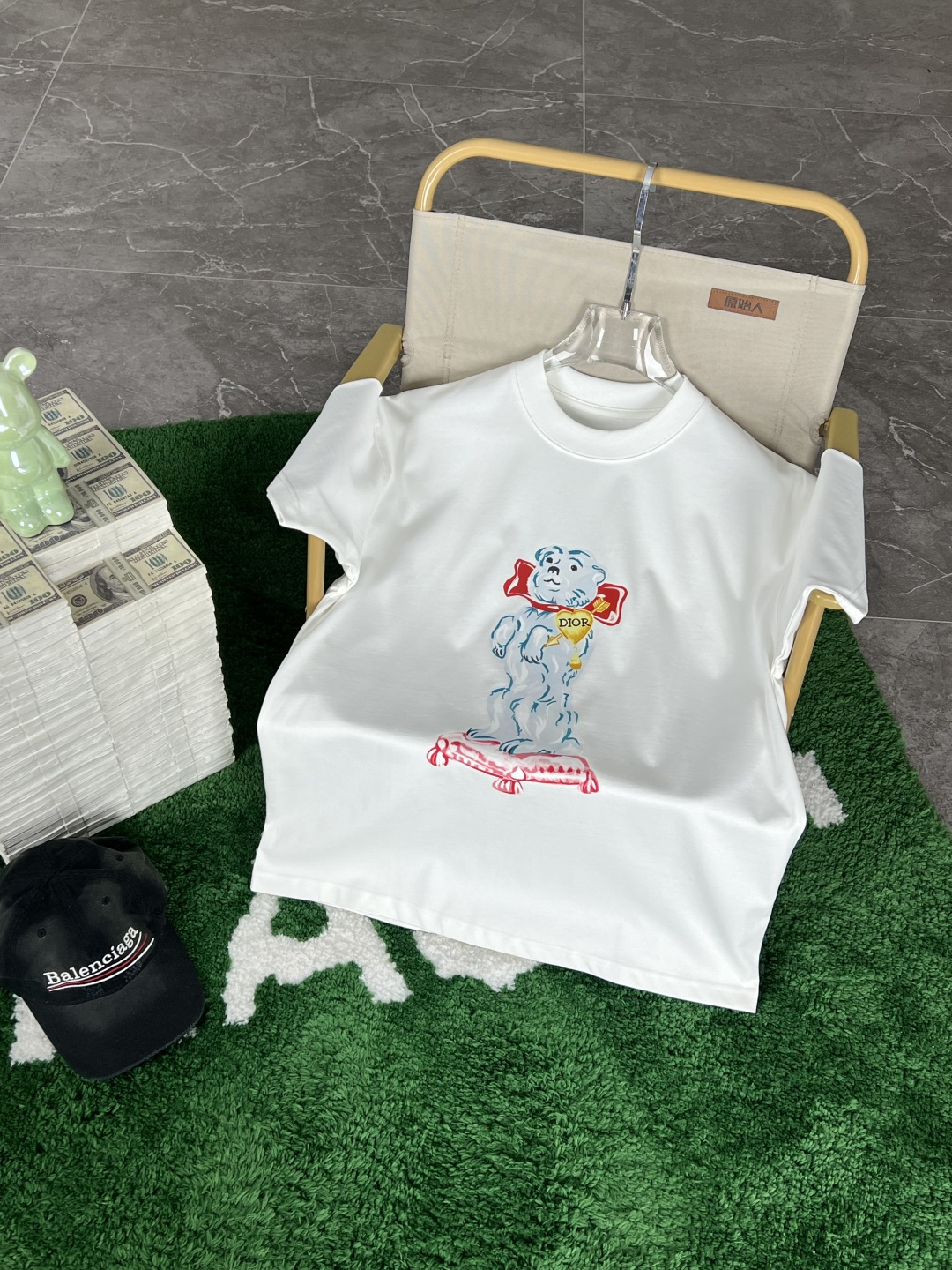 NO:415801,.Dlor authentic purchasing agent 2025 summer new version Original high-end version The fabric is made of 330 grams of high-density cotton, not deformed, not shrinkage, process introduction, double-line movement Imported machine technology Color black, white, SIZEm, L, XL, 2XL, 3xL Exclusive, dior, alexander wang19860909.迪奥Dlor正品代购 2025夏季上新  原高版本 面料采用330克高密度纯棉 不变形 不缩水 工艺介绍双线走位 进口机器工艺 颜色黑色,白, SIZEm,L,XL,2XL,3xL 独家专供,,dior,alexander wang,Men's clothing