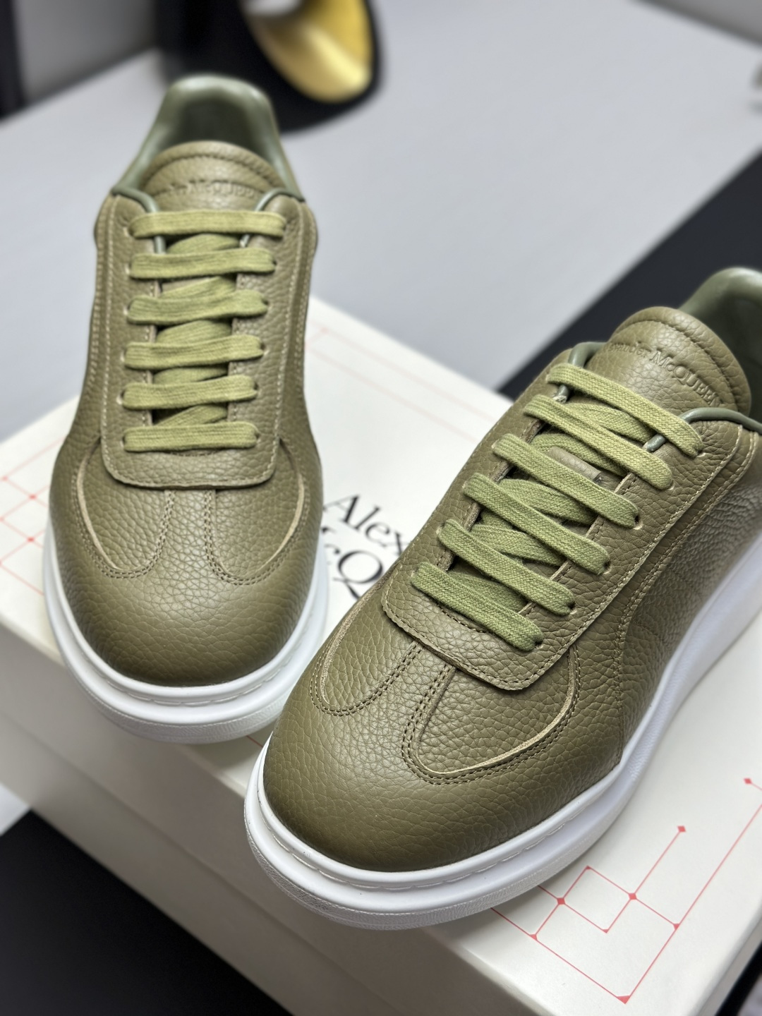 Alexander McQueen Women's Shoes Factory ¥ ( Top Version ). Newly upgraded classic McQueen white shoes, — photo 5