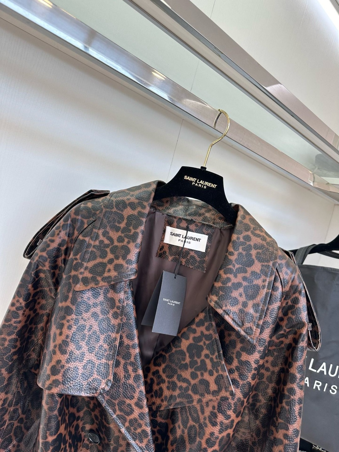 Saint Laurent Leopard Print Leather Jacket with Belted Waist - Chic & Edgy 6 cmp i1756779239794 261 0 4