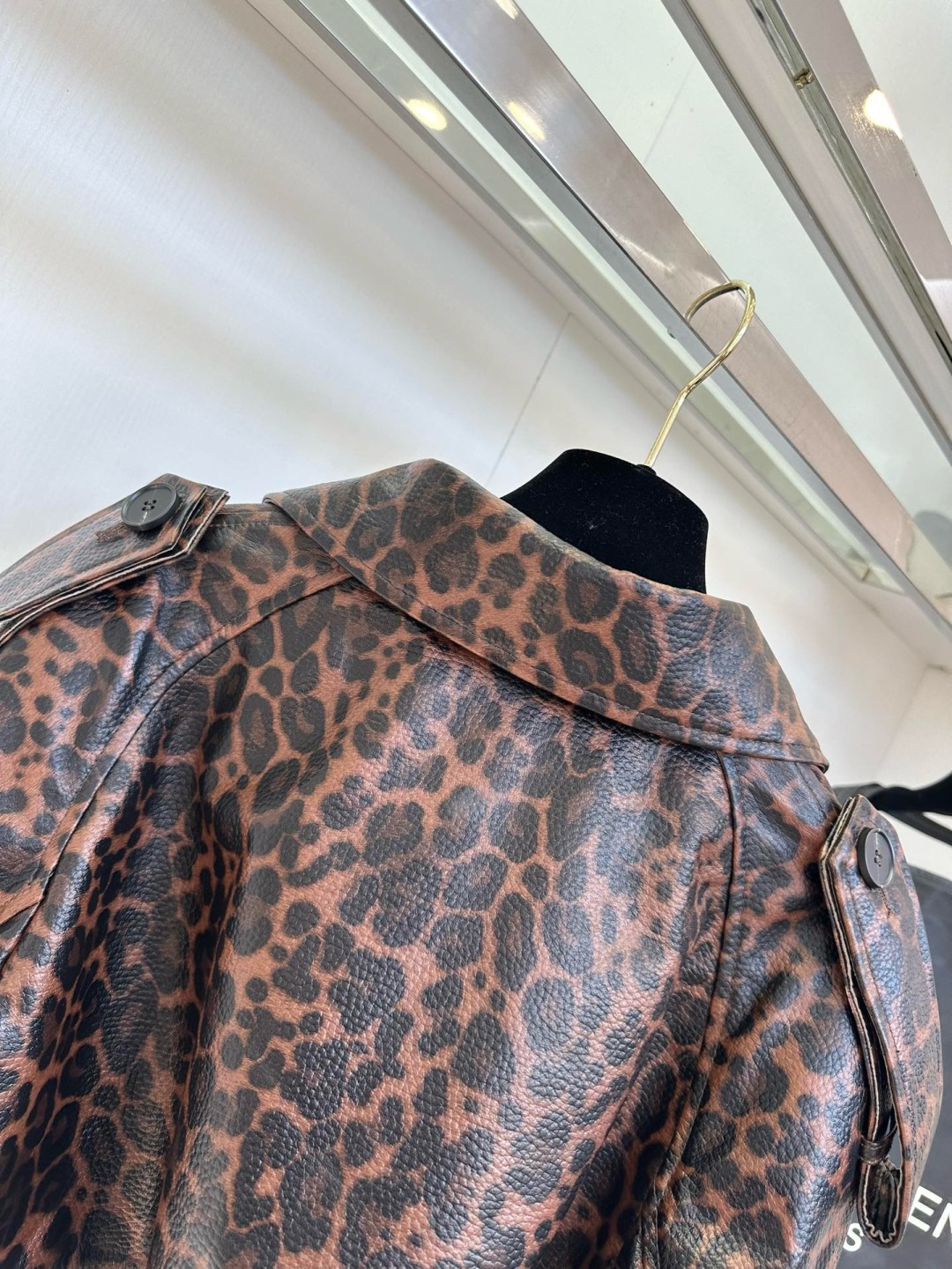 Saint Laurent Leopard Print Leather Jacket with Belted Waist - Chic & Edgy 8 cmp i1756779240750 4478 0 6