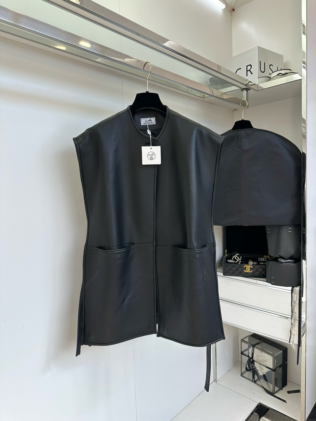 Gilet Long en Cuir d'Agneau Hermès Noir avec Ceinture Ajustable