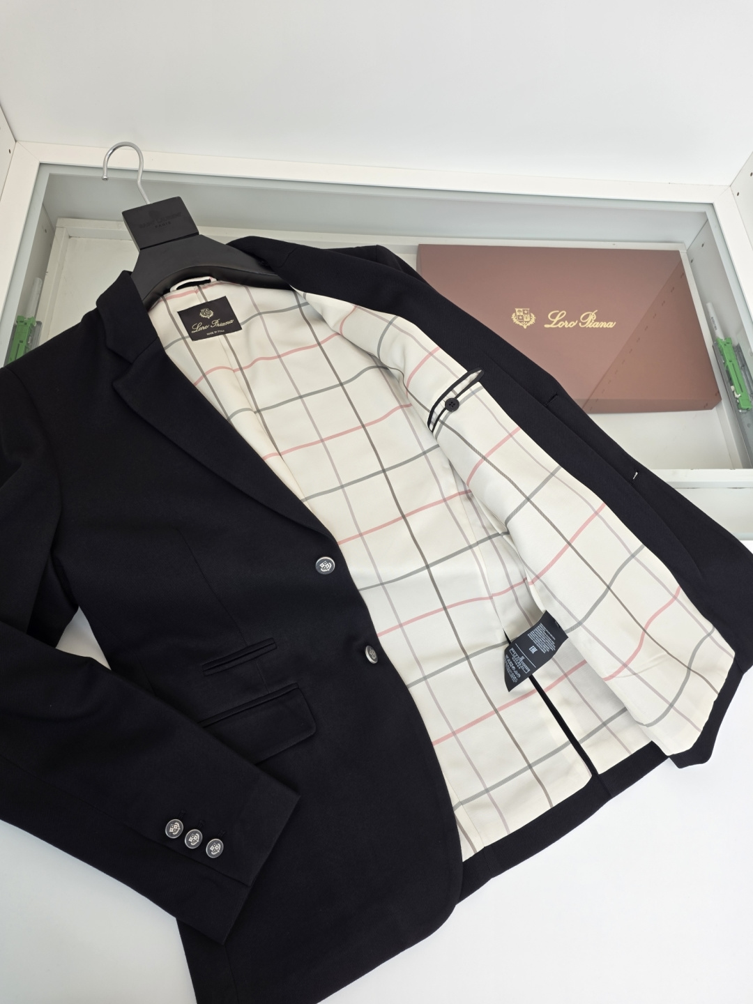 Lorio Pia*高级定制 2025早秋新品 西服更是衣橱里必不可少的单品，它不仅仅代表着你精致的生活