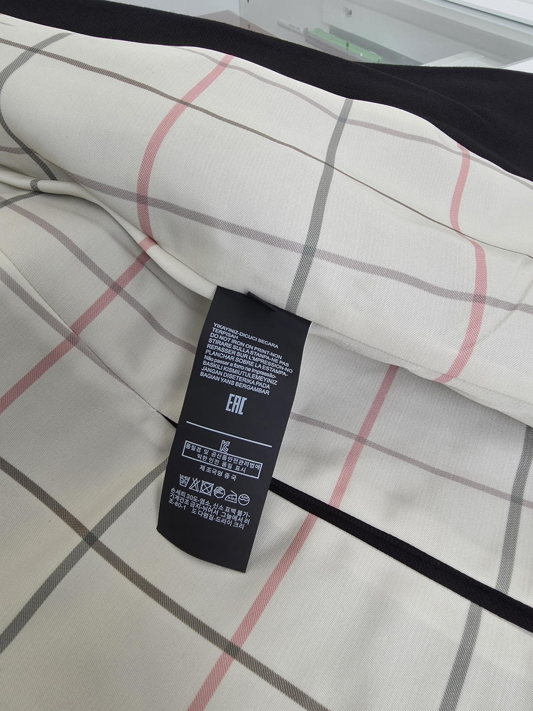 Lorio Pia*高级定制 2025早秋新品 西服更是衣橱里必不可少的单品，它不仅仅代表着你精致的生活