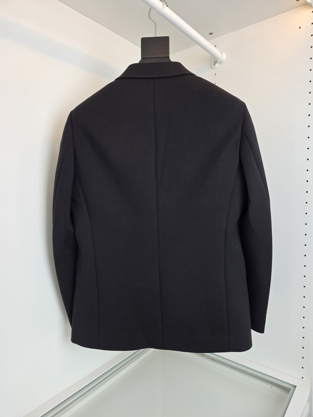 Zegn*高级定制 2025早秋新品 西服更是衣橱里必不可少的单品，它不仅仅代表着你精致的生活态度，也更