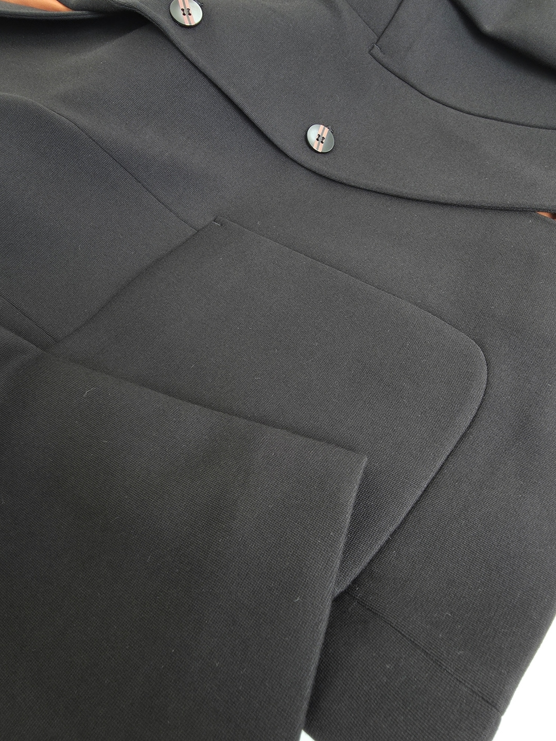 Zegn*高级定制 2025早秋新品 西服更是衣橱里必不可少的单品，它不仅仅代表着你精致的生活态度，也更