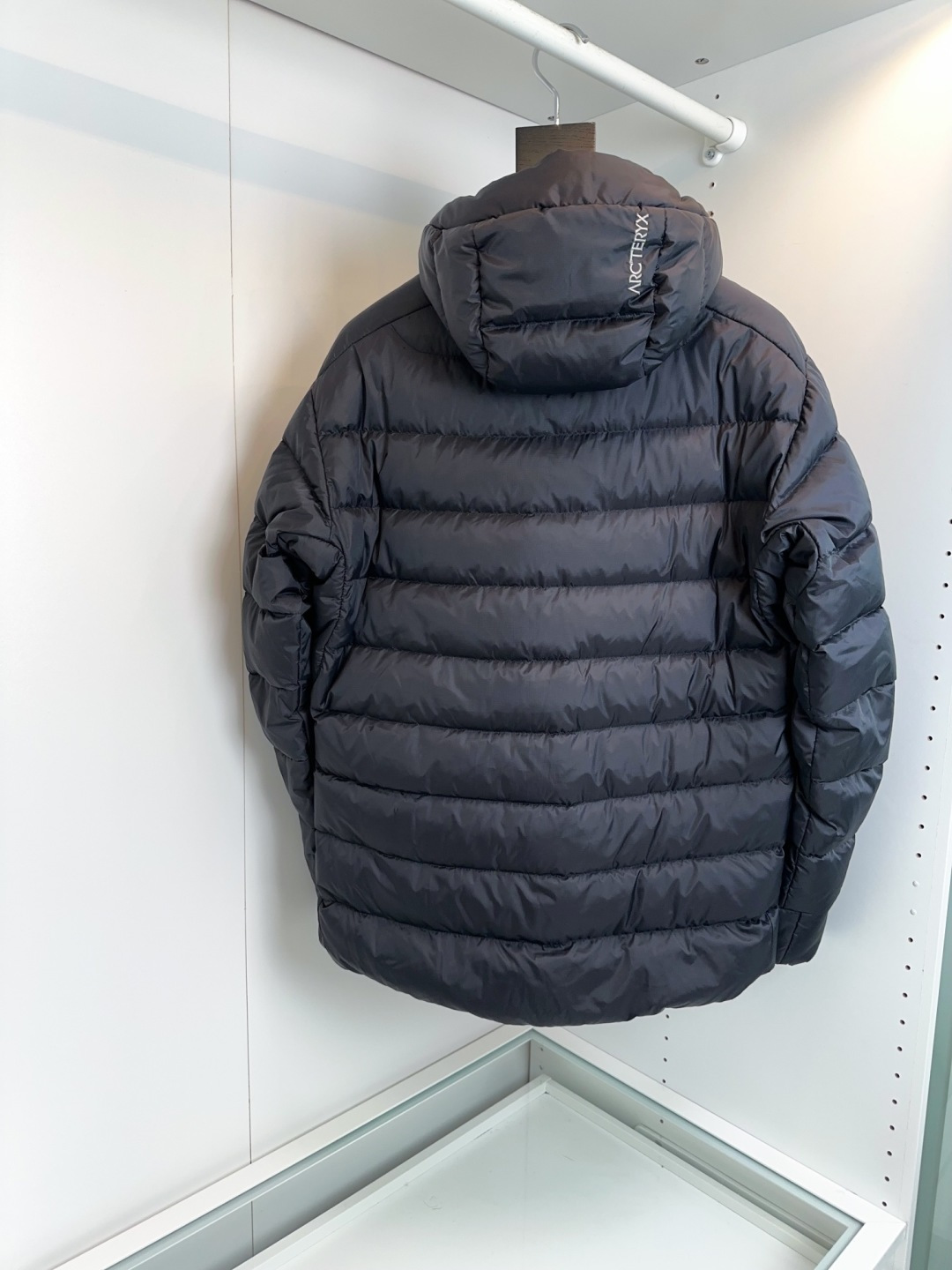 贸易公司牛货25秋冬爆款ARC'＊ THORIUM HOODY 轻量保暖 男子可收纳的连帽羽绒服，男款防