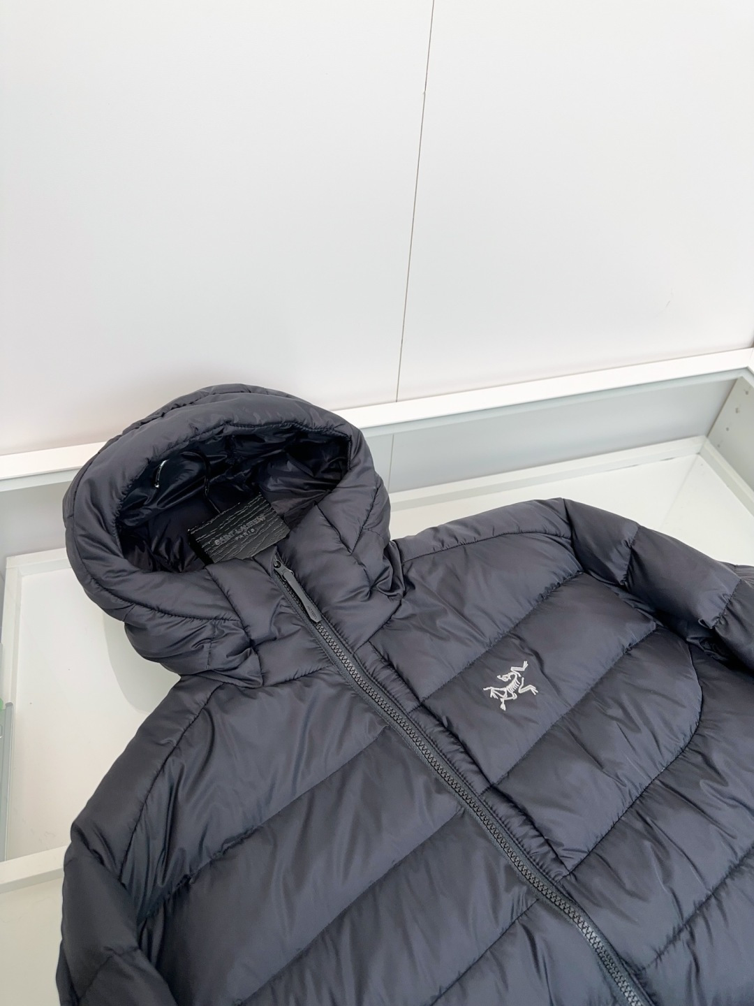 贸易公司牛货25秋冬爆款ARC'＊ THORIUM HOODY 轻量保暖 男子可收纳的连帽羽绒服，男款防