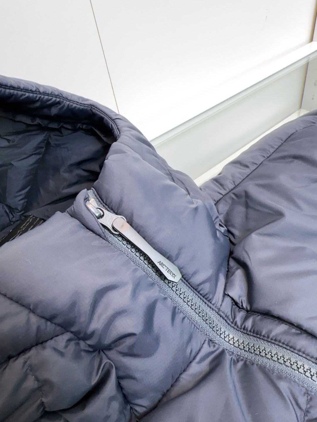 贸易公司牛货25秋冬爆款ARC'＊ THORIUM HOODY 轻量保暖 男子可收纳的连帽羽绒服，男款防