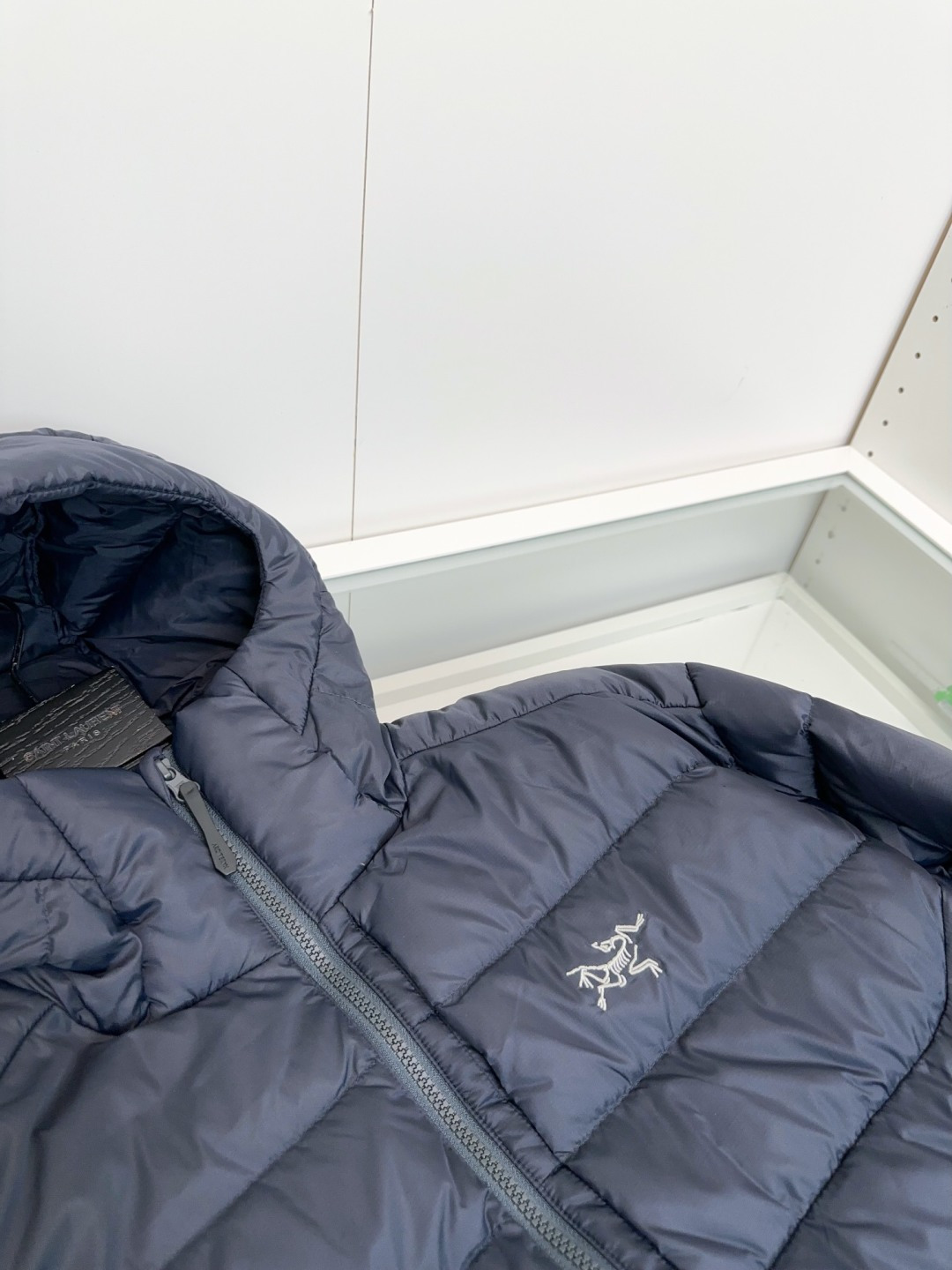 贸易公司牛货25秋冬爆款ARC'＊ THORIUM HOODY 轻量保暖 男子可收纳的连帽羽绒服，男款防