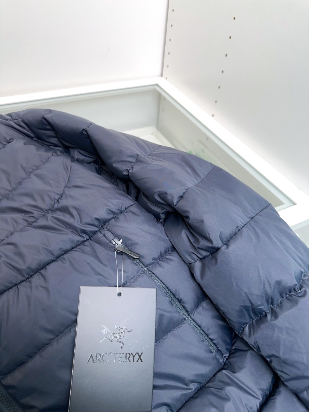 贸易公司牛货25秋冬爆款ARC'＊ THORIUM HOODY 轻量保暖 男子可收纳的连帽羽绒服，男款防