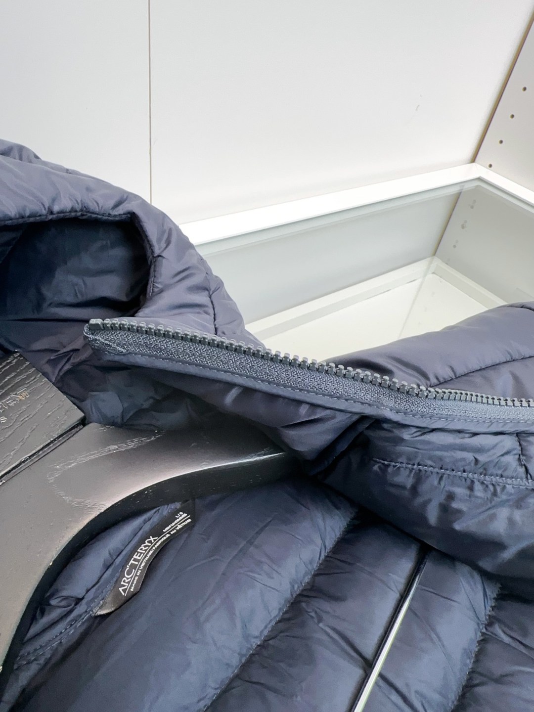 贸易公司牛货25秋冬爆款ARC'＊ THORIUM HOODY 轻量保暖 男子可收纳的连帽羽绒服，男款防