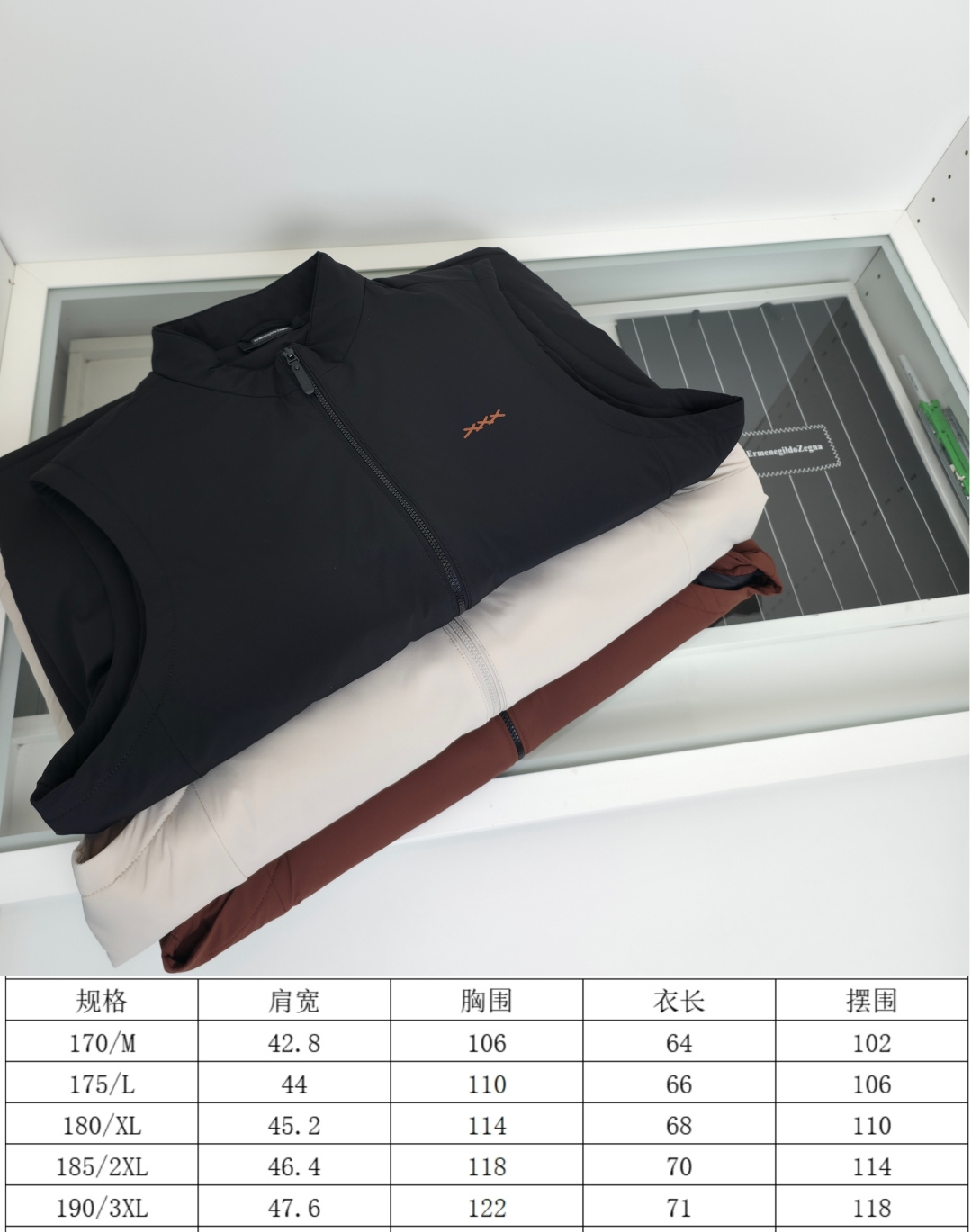 羽绒服 ZEGN*新款桑蚕丝鹅绒背心，延续一贯Z家的设计基调，通体将意式的极简、干练和纯粹主义风格极致诠