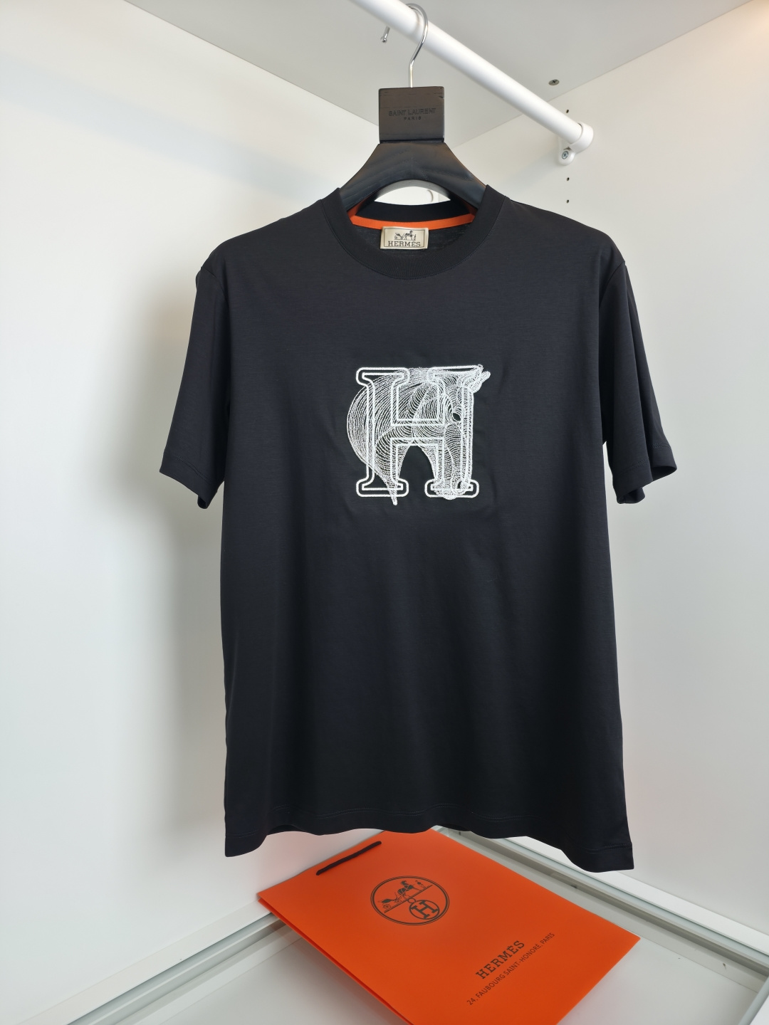 에르메스 자수 프린트 코튼 반팔 티셔츠 1201 Hermes T Shirt