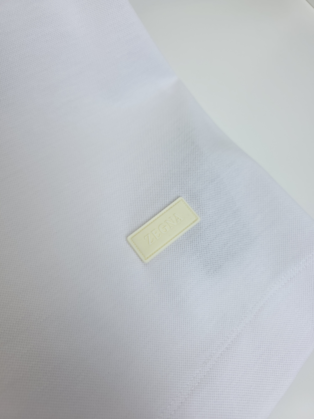 zeg*N 杰*亚 2026春夏新款商务休闲翻领短袖POLO衫 ，经典丝光面料，今年加入丝质翻领设计，和