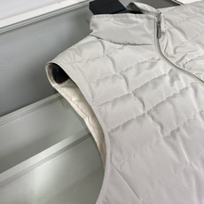 羽绒服 贸易公司代工厂牛货,原单级别,一线大厂专G级单品,意大利Brunello*C老钱风秋冬必入款,进口泷定TAKIS 羽绒服 贸易公司代工厂牛货,原单级别,一线大厂专G级单品,意大利Brunello*C老钱风秋冬必入款,进口泷定TAKIS