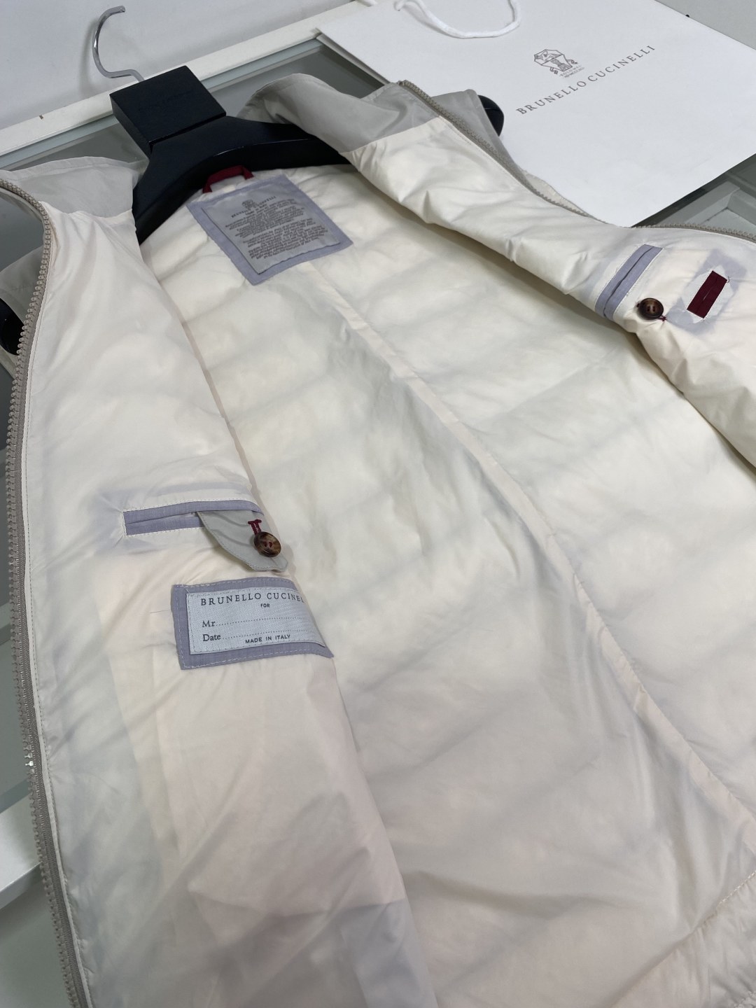羽绒服 贸易公司代工厂牛货,原单级别,一线大厂专G级单品,意大利Brunello*C老钱风秋冬必入款,进口泷定TAKIS 羽绒服 贸易公司代工厂牛货,原单级别,一线大厂专G级单品,意大利Brunello*C老钱风秋冬必入款,进口泷定TAKIS