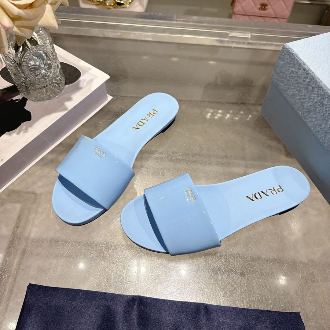 Prada 2026/PRADA最新款一字拖鞋