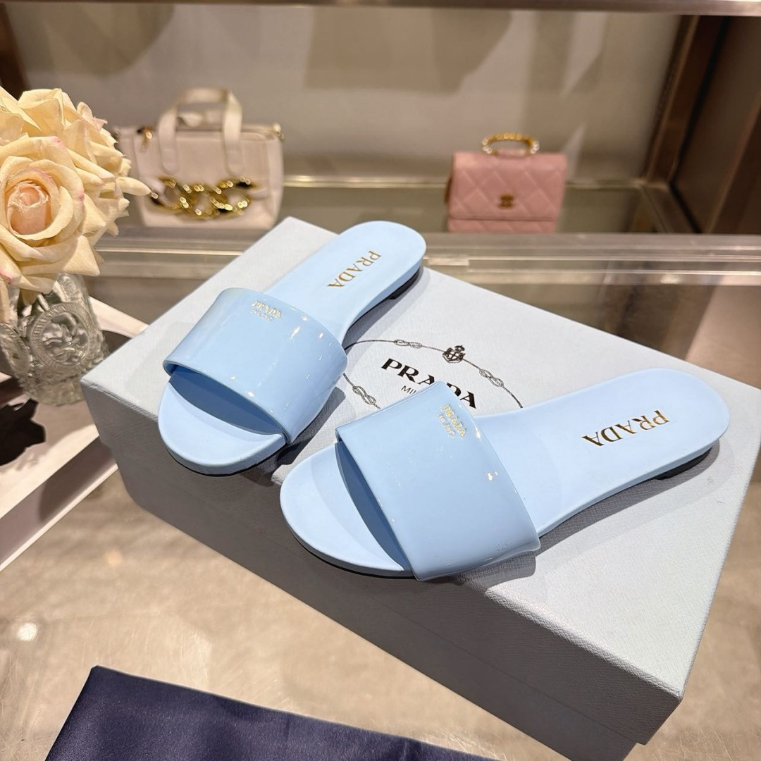 Prada 2026/PRADA最新款一字拖鞋