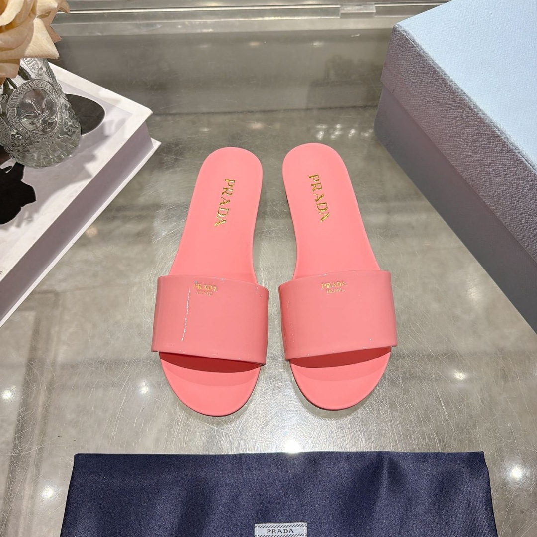 Prada 2026/PRADA最新款一字拖鞋