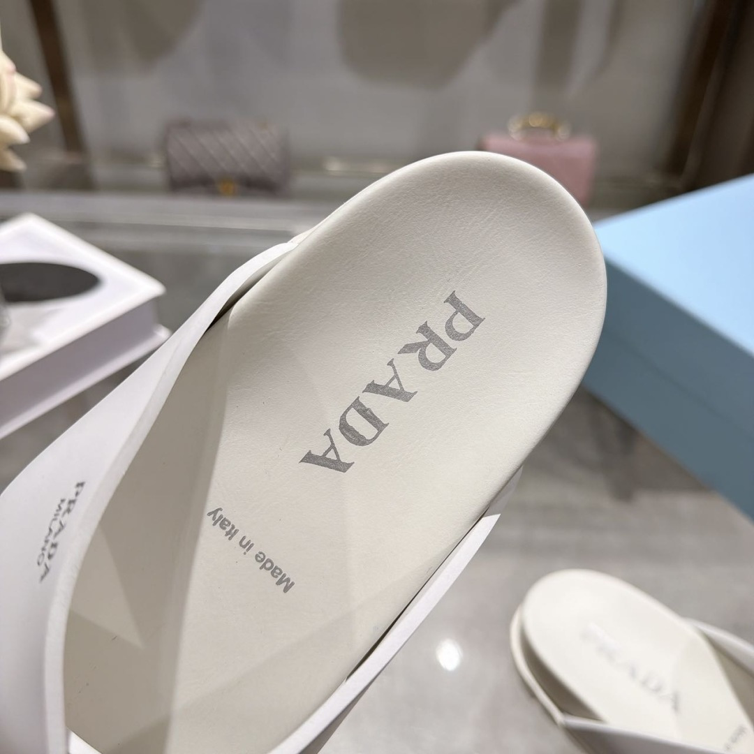 Prada Slides