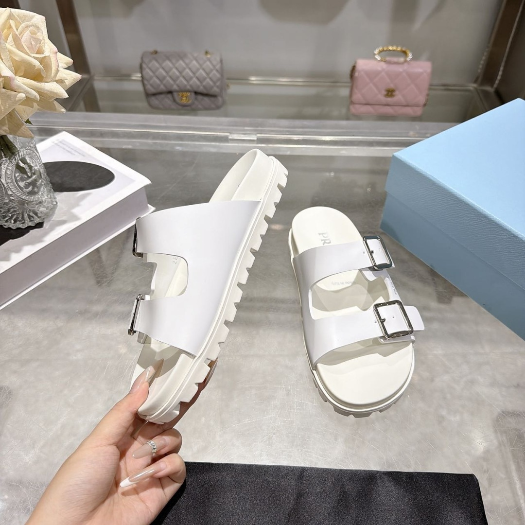 Prada Slides