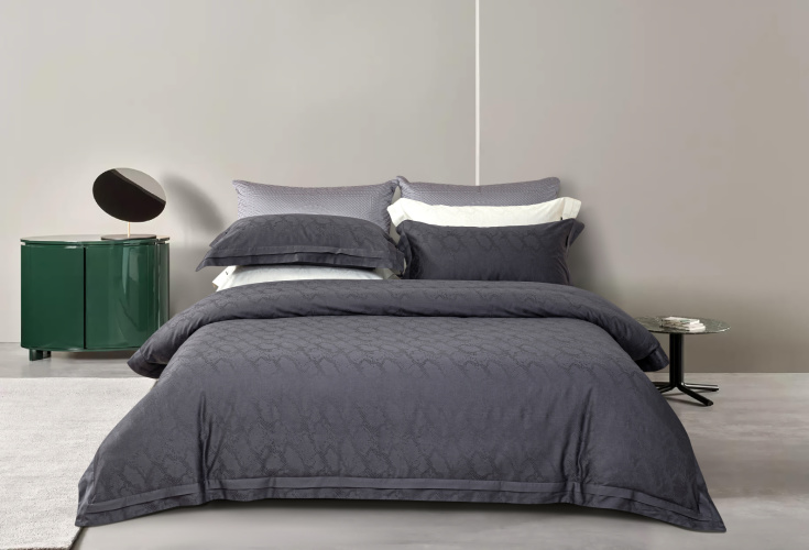 Armani CASA 120S Long-Staple Cotton Jacquard Bedding Set with 3D Python Pattern 1 Armani CASA 120S Long-Staple Cotton Jacquard Bedding Set with 3D Python Pattern