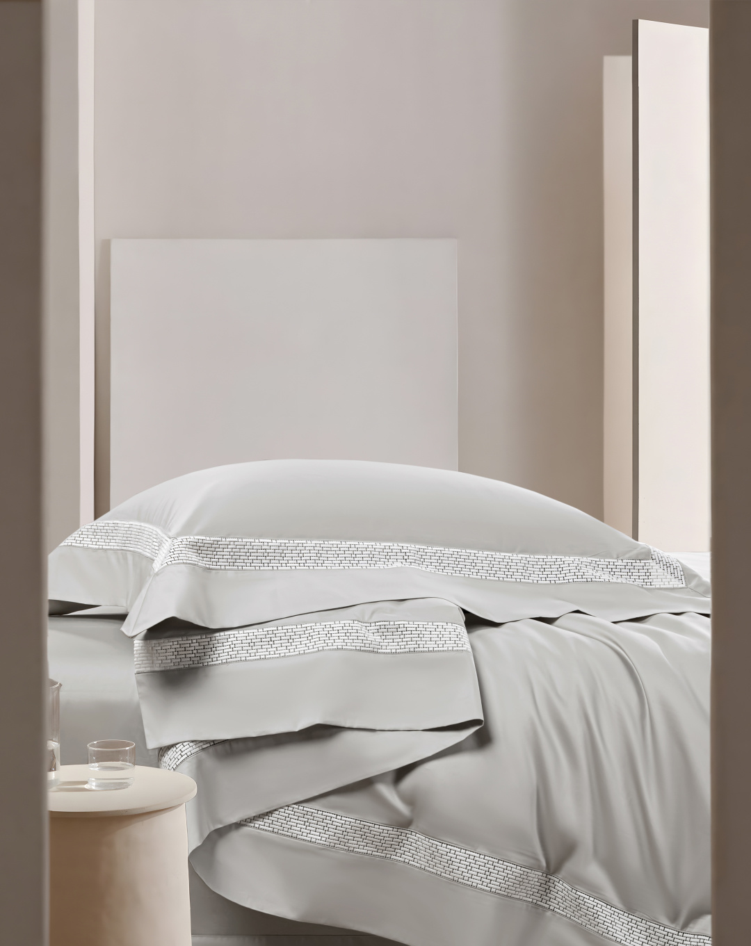 Dior Haute Couture Maison Lifestyle Luxury Home Decor Blanket Tableware 4