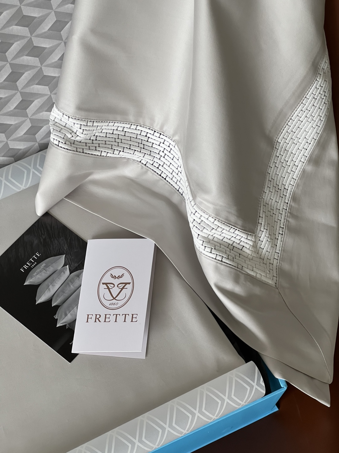 Jimmy Choo Haute Couture Maison Lifestyle Luxury Home Decor Blanket 2