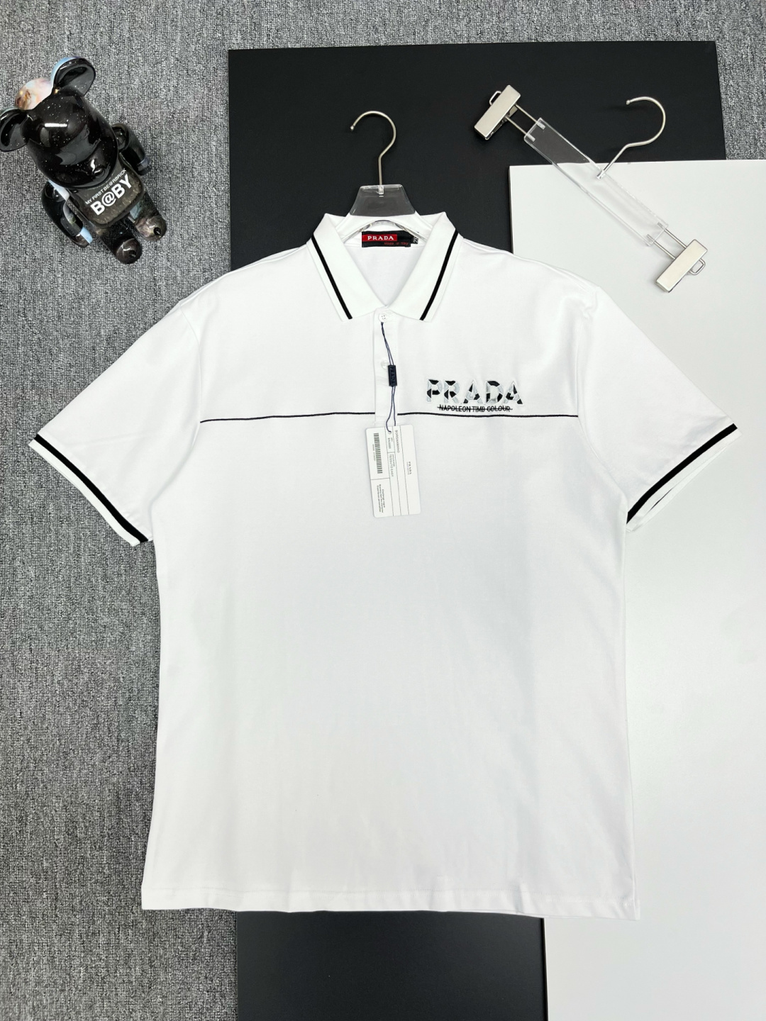 Prada Prada bordado nuevo Polo. Tejido original. Oficial mismo estilo. Confeccionado en 210 gramos de algodón piqué mer…