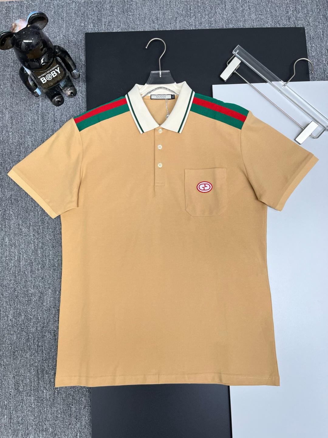 GUCCⅠ Gucci nuevo polo con bordado en bolsillo, tejido original, accesorios personalizados originales, mismo modelo ofi…