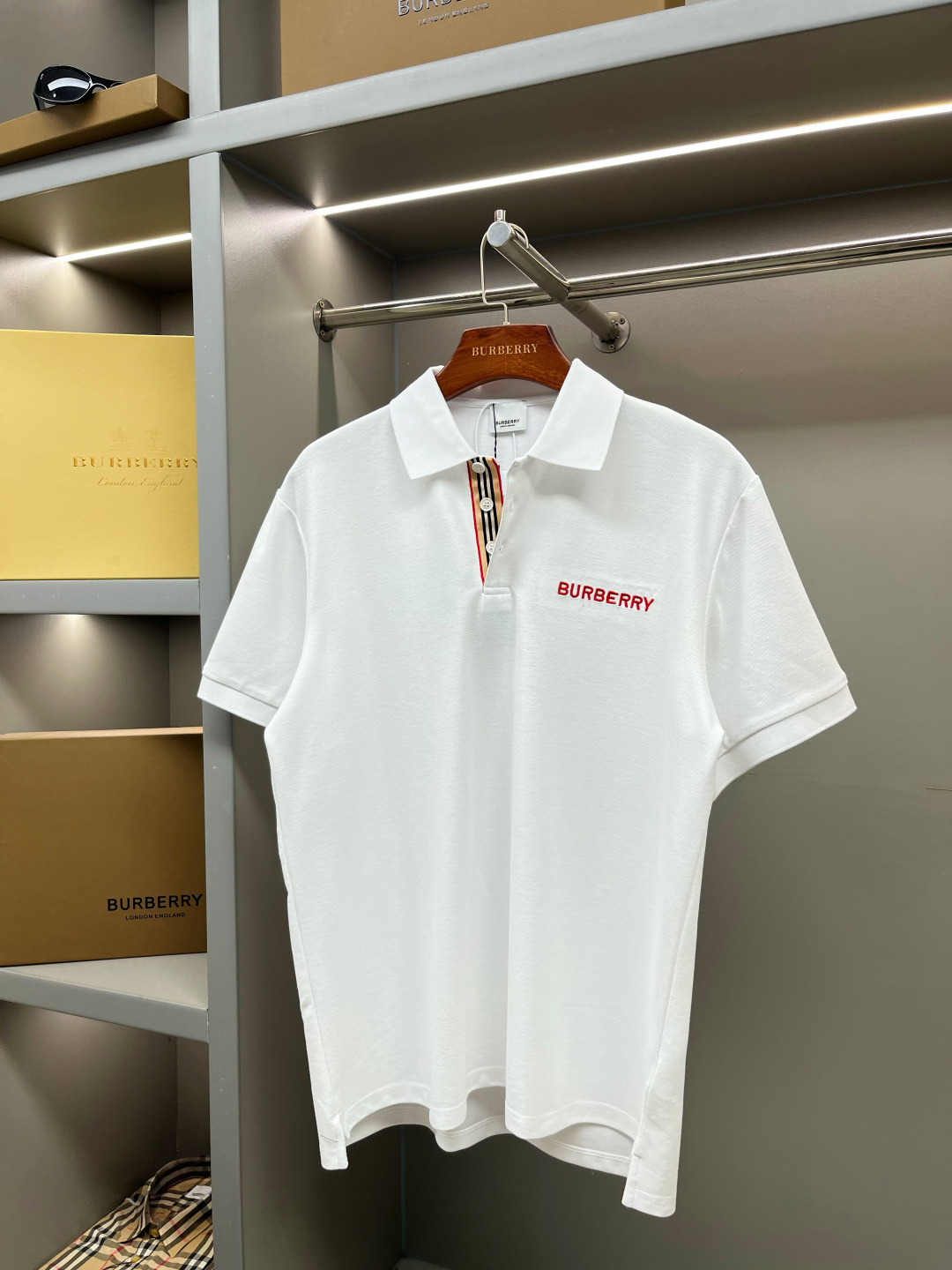 Burberry BBR 巴宝莉 标志性条纹开襟珠地网眼布棉质 Polo 衫