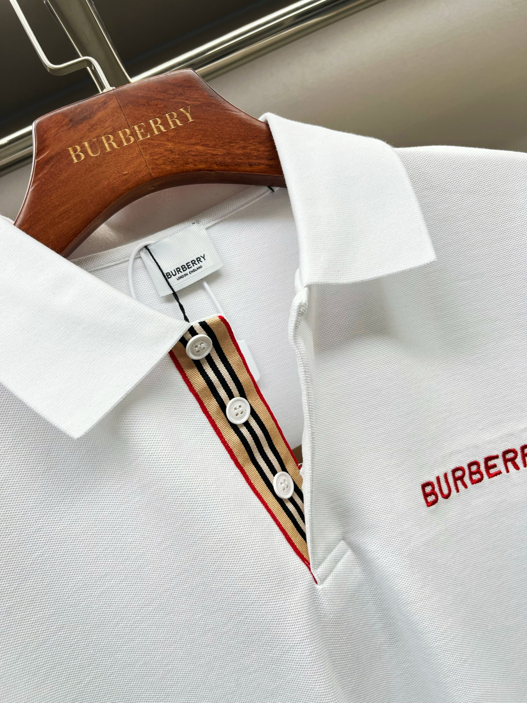 Burberry BBR 巴宝莉 标志性条纹开襟珠地网眼布棉质 Polo 衫