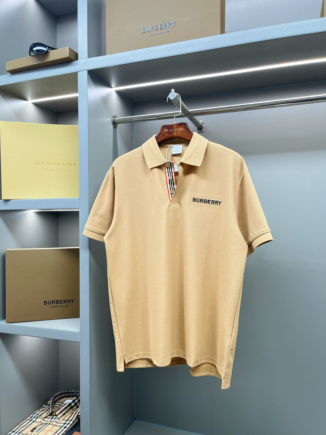 Burberry BBR 巴宝莉 标志性条纹开襟珠地网眼布棉质 Polo 衫