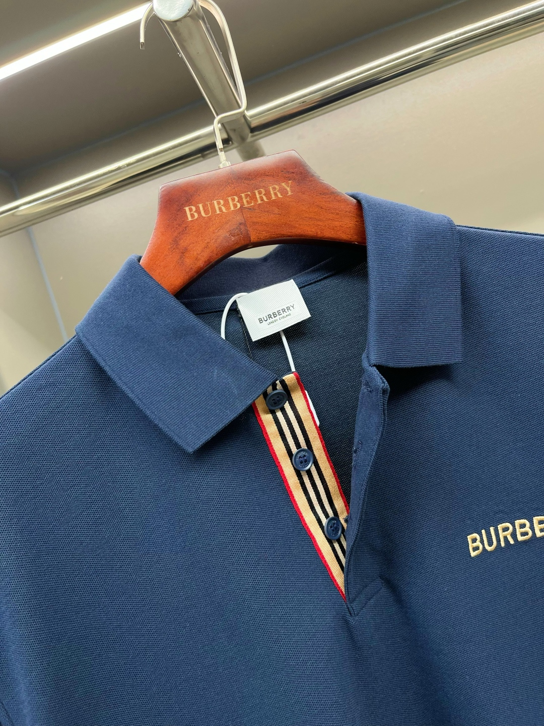 Burberry BBR 巴宝莉 标志性条纹开襟珠地网眼布棉质 Polo 衫